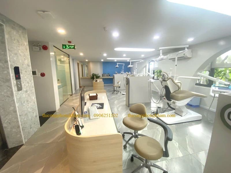 Cận cảnh bàn điều trị nha khoa hiện đại tại phòng khám An Phước 2 Long An